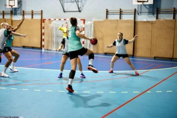 绵竹体育中心篮球培训(图1)